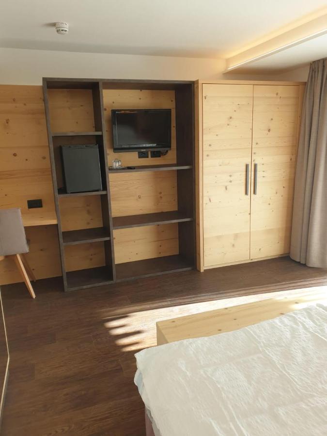 Alpen Hotel Vidi Мадонна-ді-Кампільйо Екстер'єр фото