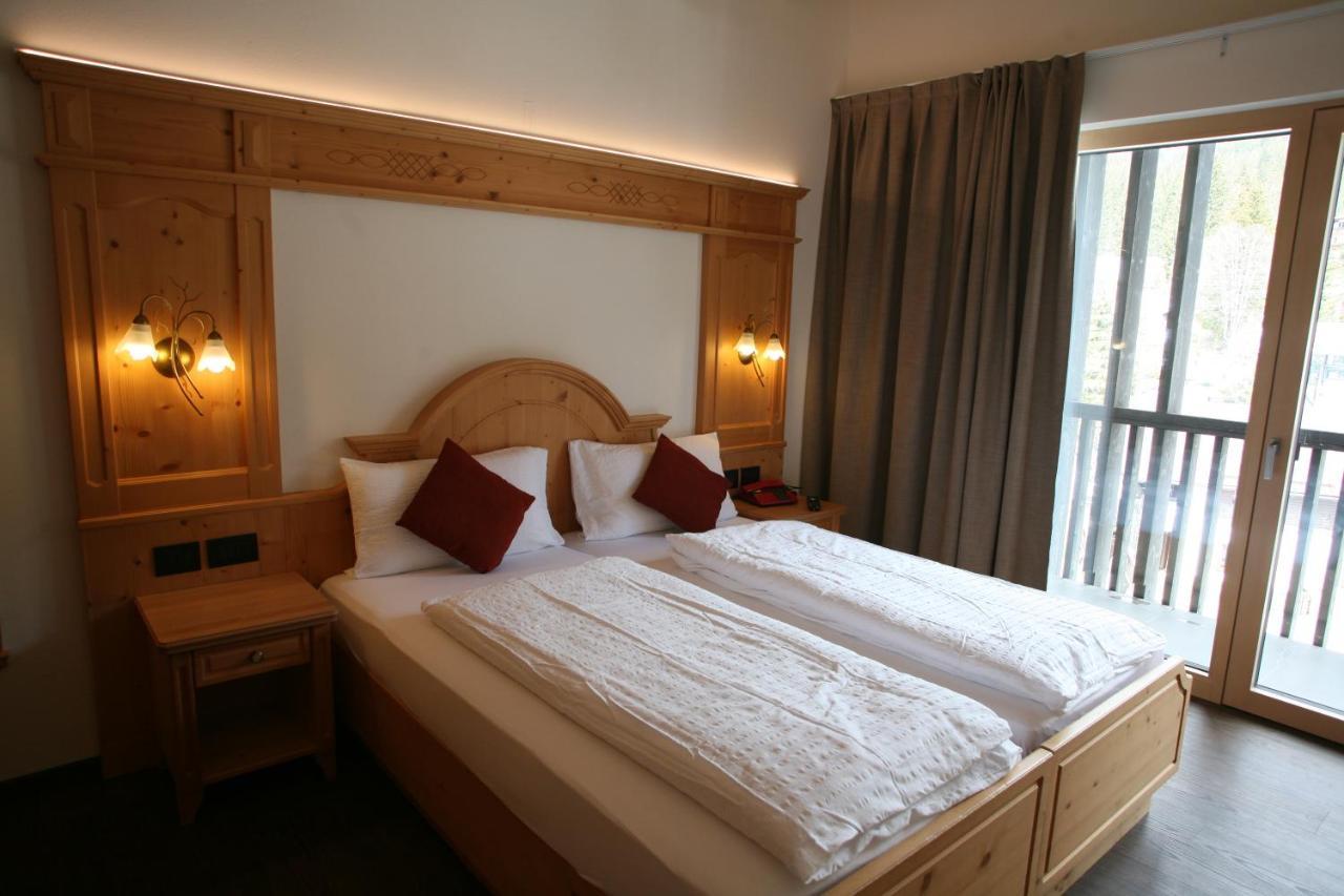 Alpen Hotel Vidi Мадонна-ді-Кампільйо Екстер'єр фото