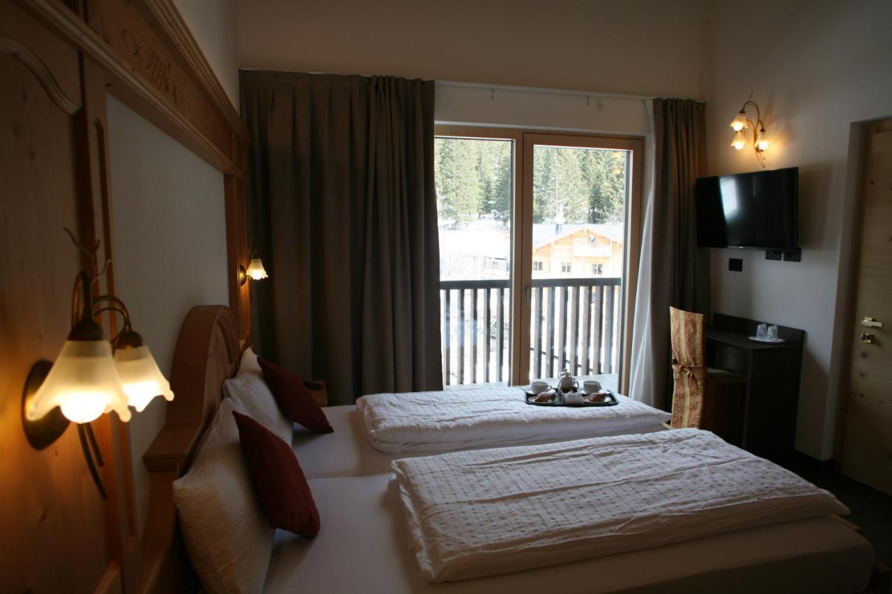 Alpen Hotel Vidi Мадонна-ді-Кампільйо Екстер'єр фото