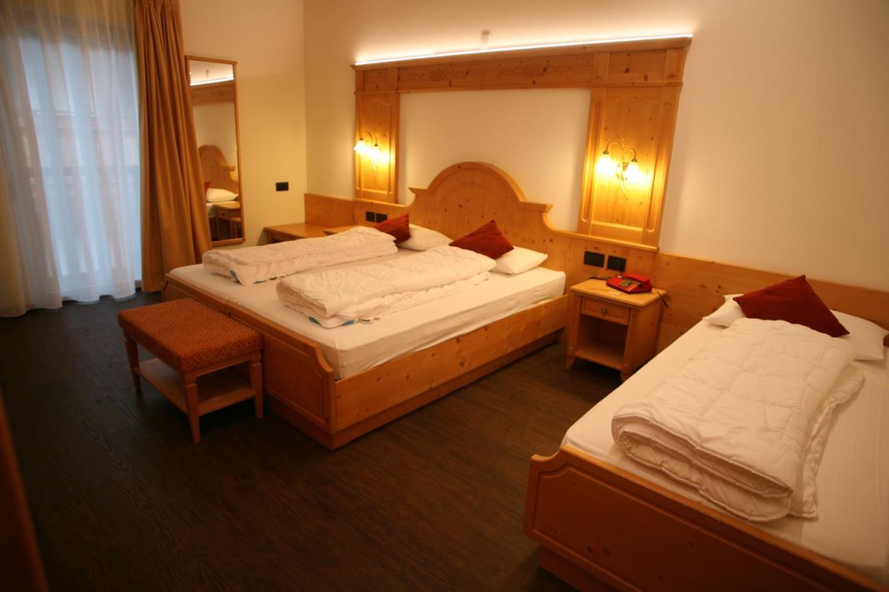 Alpen Hotel Vidi Мадонна-ді-Кампільйо Екстер'єр фото