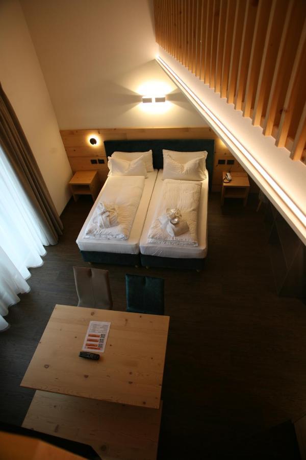 Alpen Hotel Vidi Мадонна-ді-Кампільйо Екстер'єр фото