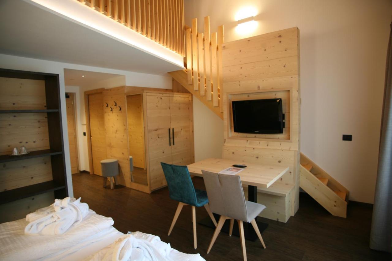 Alpen Hotel Vidi Мадонна-ді-Кампільйо Екстер'єр фото