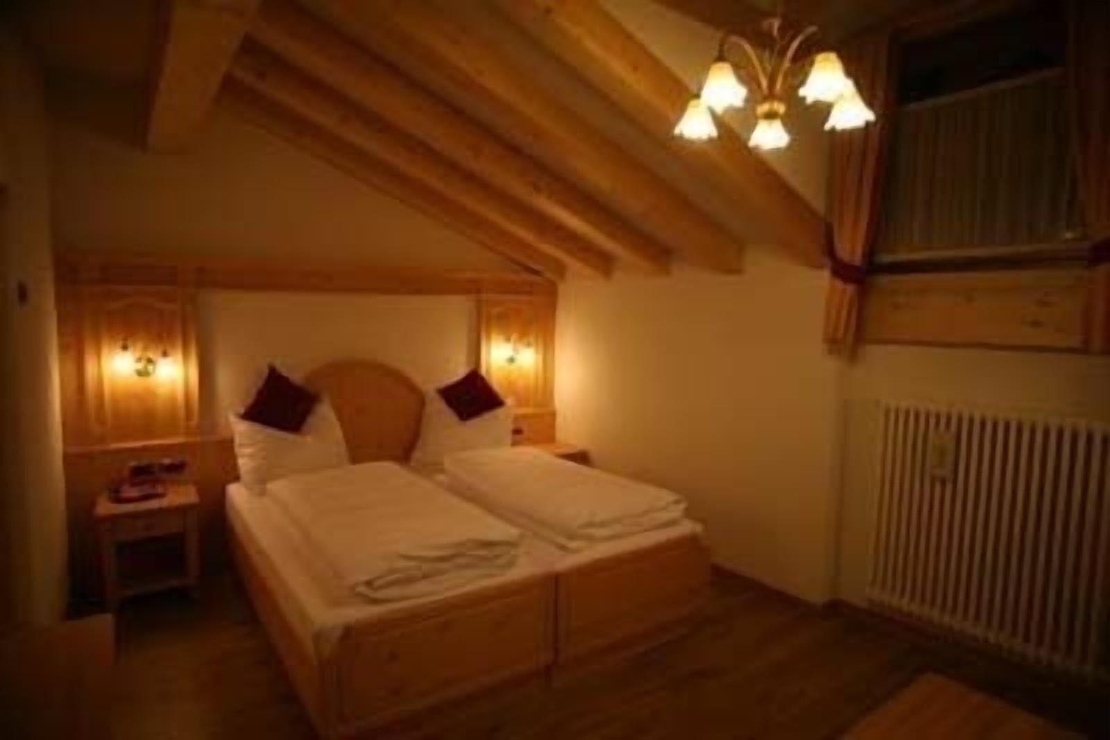 Alpen Hotel Vidi Мадонна-ді-Кампільйо Екстер'єр фото