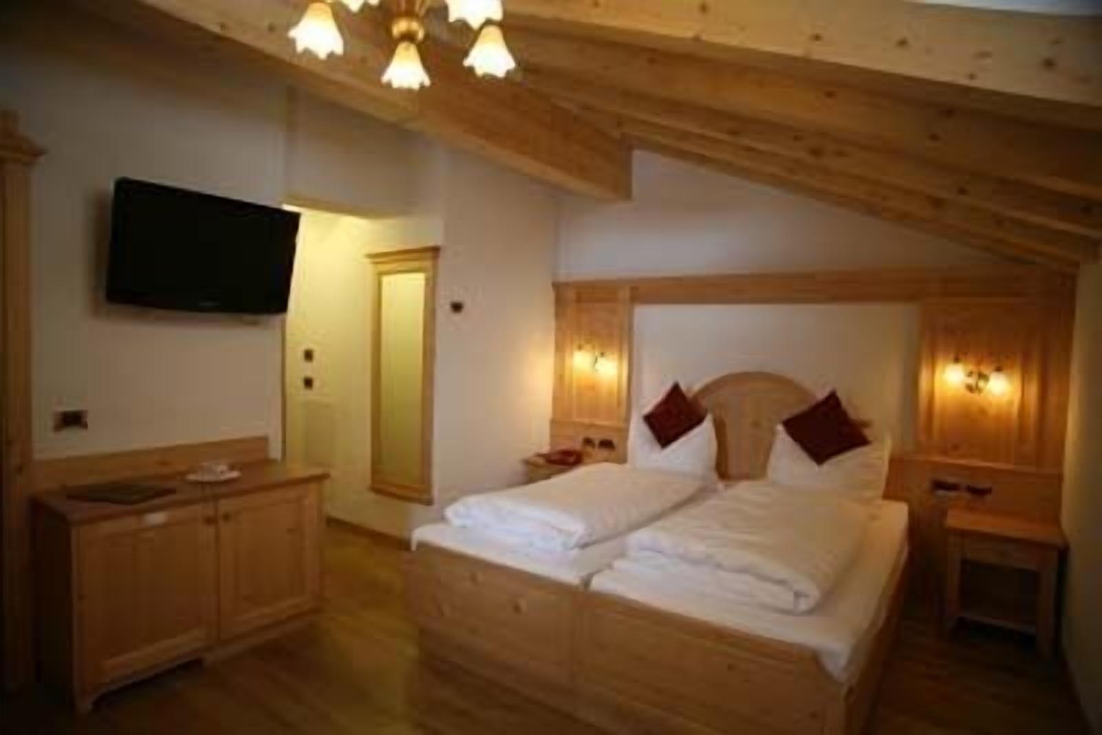 Alpen Hotel Vidi Мадонна-ді-Кампільйо Екстер'єр фото