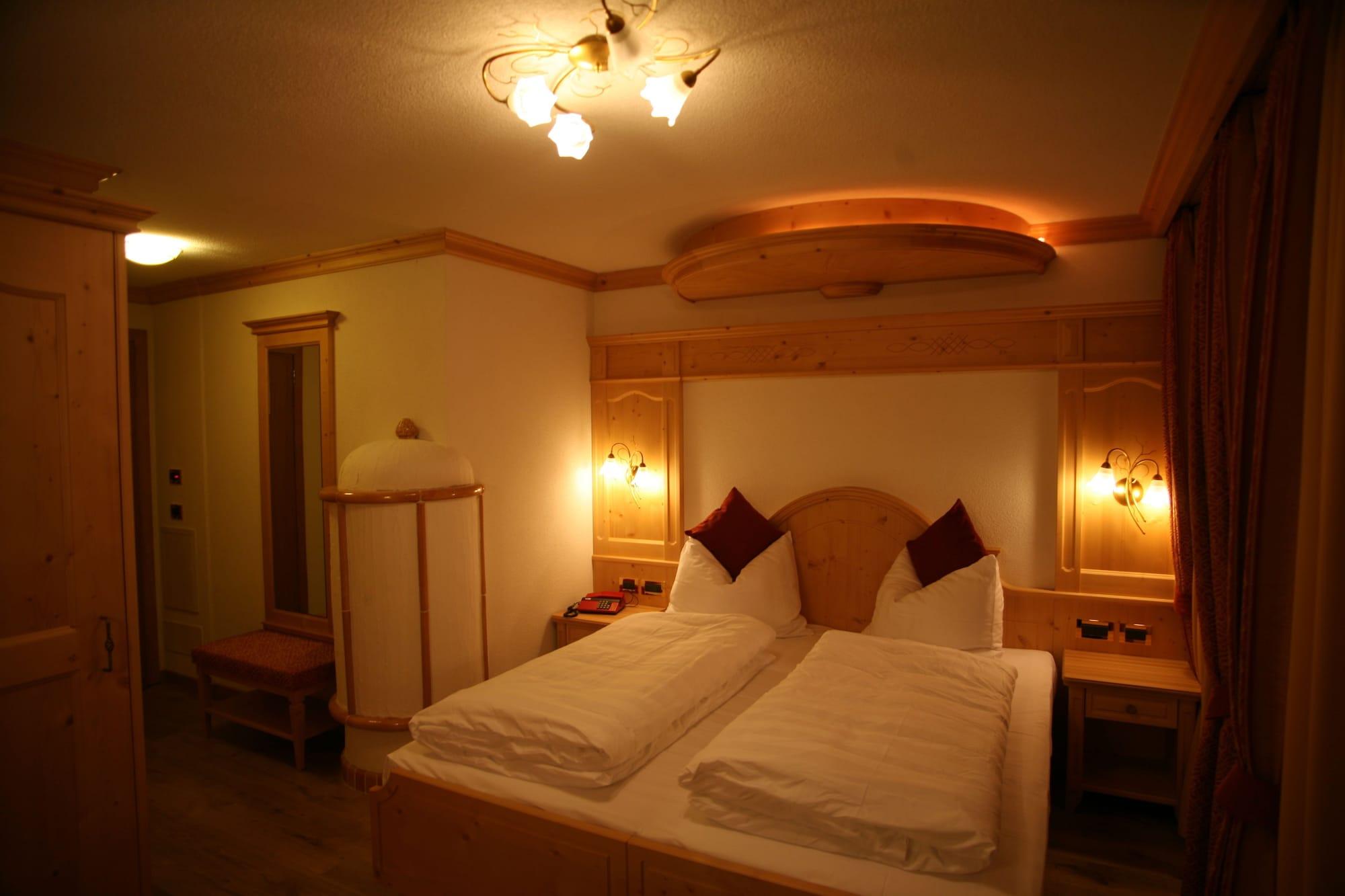 Alpen Hotel Vidi Мадонна-ді-Кампільйо Екстер'єр фото
