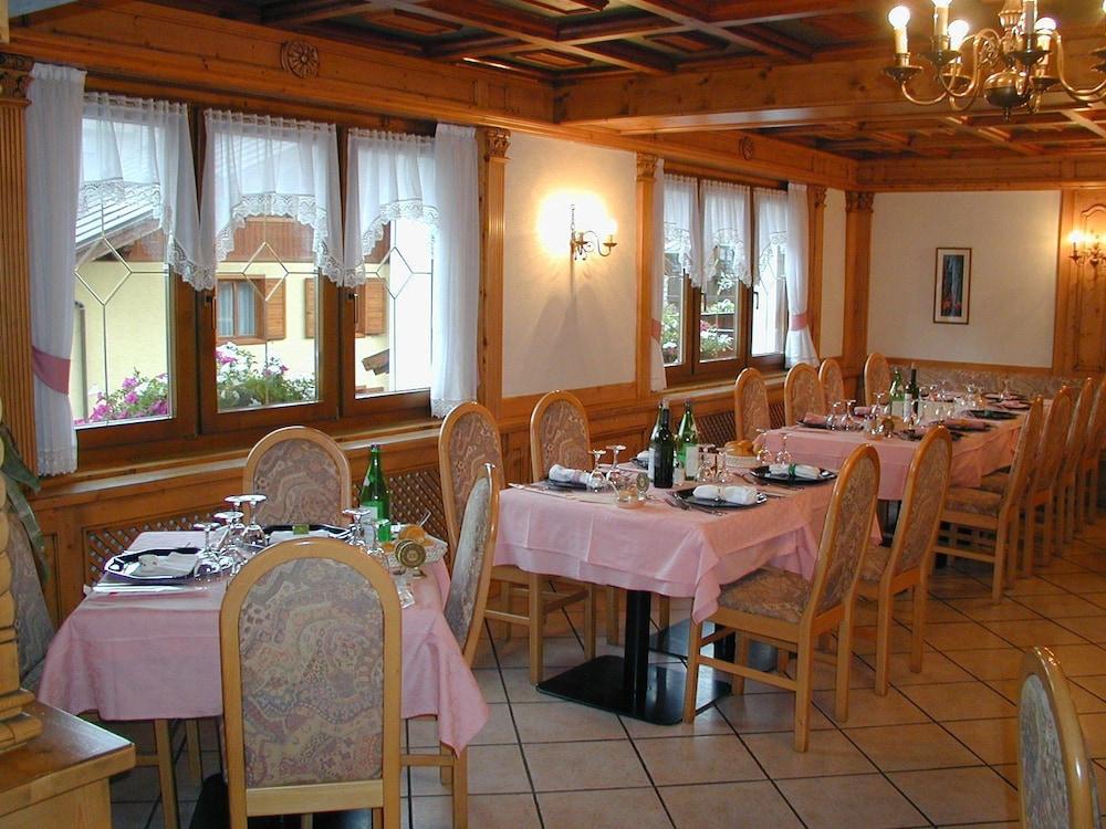 Alpen Hotel Vidi Мадонна-ді-Кампільйо Екстер'єр фото