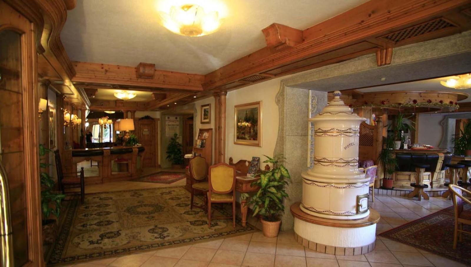 Alpen Hotel Vidi Мадонна-ді-Кампільйо Екстер'єр фото